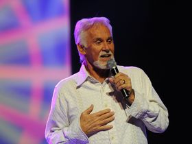 Kenny Rogers five festival performance tips
