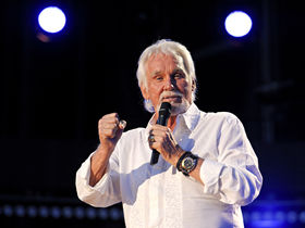 Kenny Rogers five festival performance tips