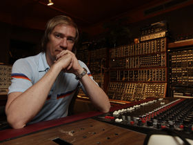 Benge video interview at MemeTune Studios