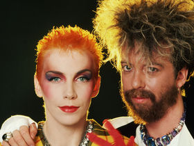 Get the sound of Eurythmics' Sweet Dreams