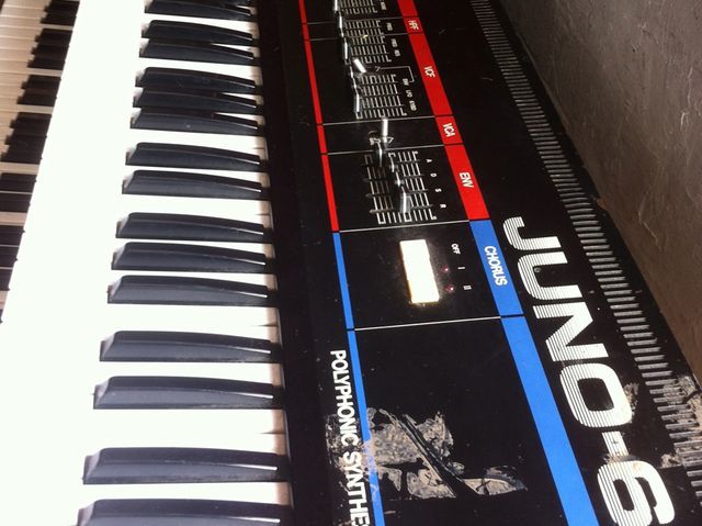 Roland Juno-6