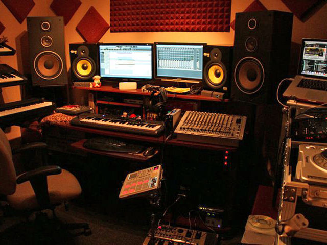 Amir Music's studio