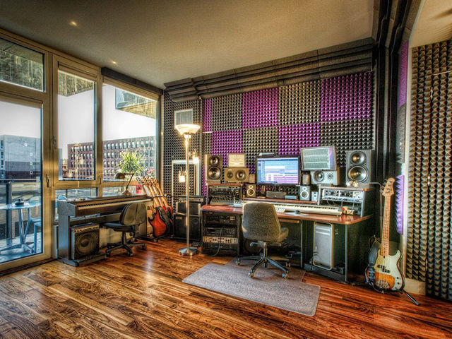 Steve Hero's studio