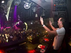 Get the sound of Wolfgang Gartner's 818
