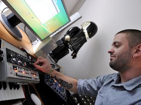 Sébastien Léger In The Studio video and interview