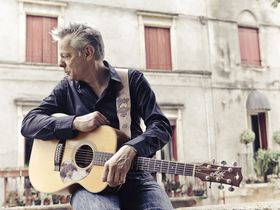 Tommy Emmanuel talks The Colonel & The Governer