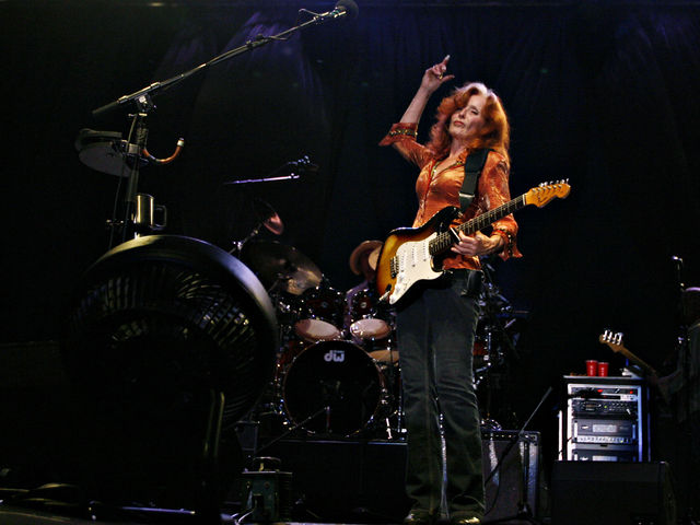 Me And The Boys - Bonnie Raitt