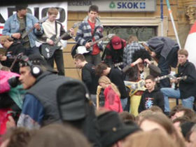 Over 1900 guitarists break Guinness Word Record with Hey Joe