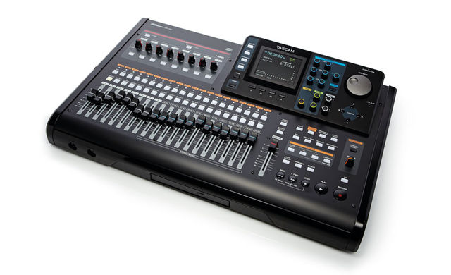 Tascam DP-32 Portastudio The DP-32 aims to be a 'studio in a box' like previous Portastudios, but also has the option to transfer files to a DAW