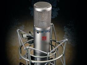 21 microphones for recording vocals