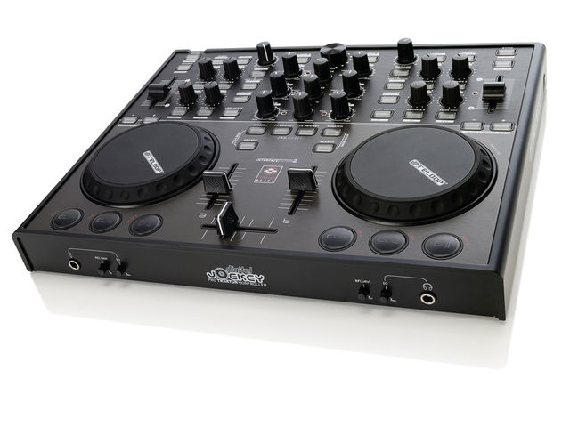 Reloop Digital Jockey 2 Interface Edition The Digital Jockey 2 has a pretty standard layout.