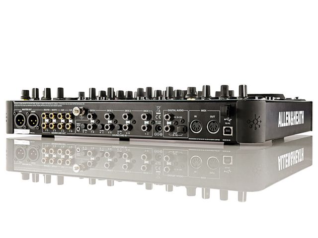 DX's slim design means it fits easily in a record bag or backpack.