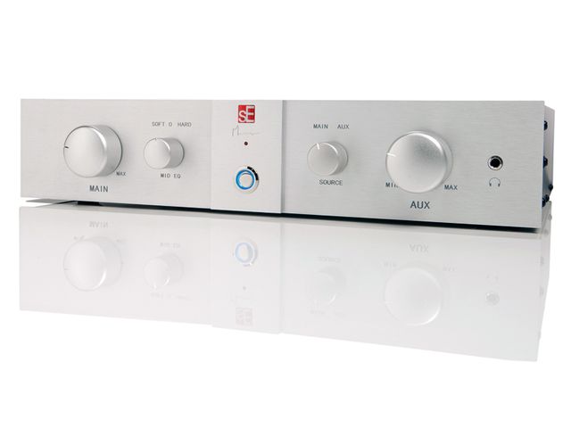 The Egg's amplifier features two sets of inputs: main balanced XLRs plus auxilliary RCA phonos for hooking up domestic-level equipment.