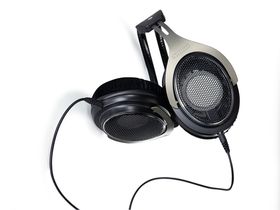 New music tech gear of the month: review round-up (August 2012)