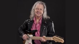 Bluesman John Verity to tour UK guitar shops