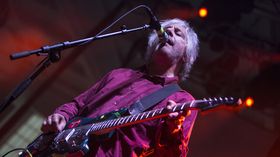 Watch Lee Ranaldo guitar clinic