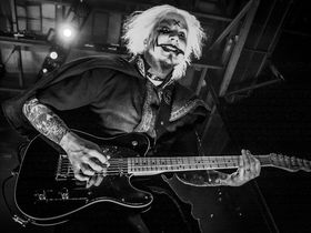 10 odd-couple guitar duos