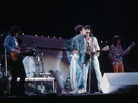 10 odd-couple guitar duos