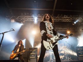 10 odd-couple guitar duos