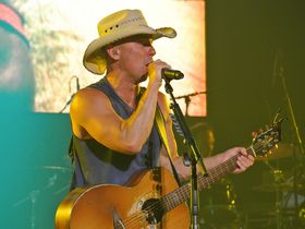 10 highest earning guitarists of 2013