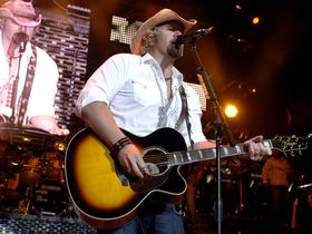 10 highest earning guitarists of 2013