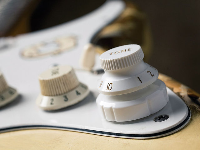 Easy to install, though the Tone Lifter does have a visual impact on your Strat.