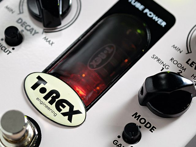 T-Rex Room-Mate The Room-Mate's green on/off LED will turn red if the input signal is too high.
