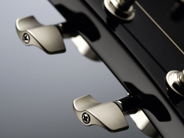 The Vox Super Smooth tuners add a classy twist to the classic design.