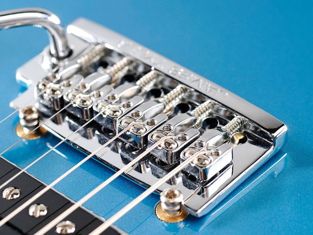 Line 6 James Tyler Variax JTV-69US The saddles contain the all-important redesigned piezo elements.