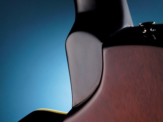 DRL Thinline CT09 A sculpted heel aids top-fret access.