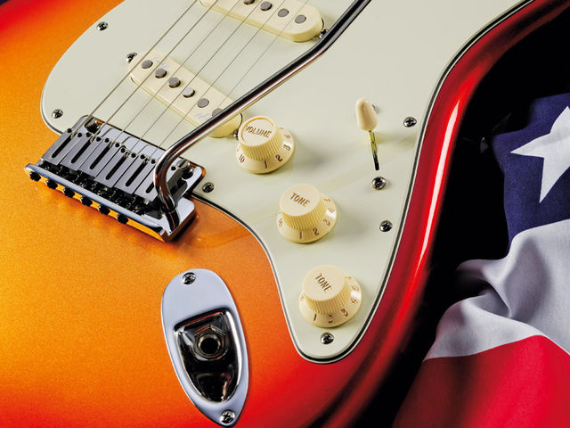 Fender American Deluxe Stratocaster The American Deluxe guitars feature the updated S-1 switching system.