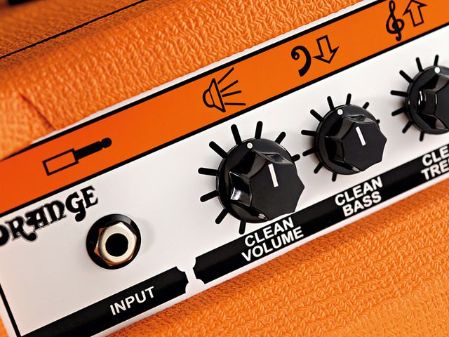 Orange Thunder 30 Combo With just six knobs, the TH30 is simple but versatile.