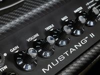 Fender Mustang II