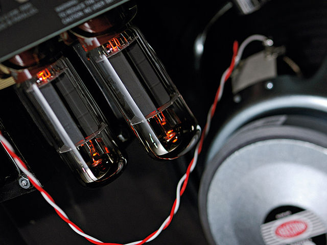 Rivera Clubster Royale 1 x 12 combo The Royale's two EL34 power valves are joined by a three-tube preamp.