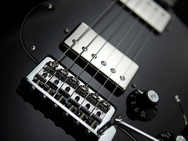The twin humbuckers are coil-split in positions two and four