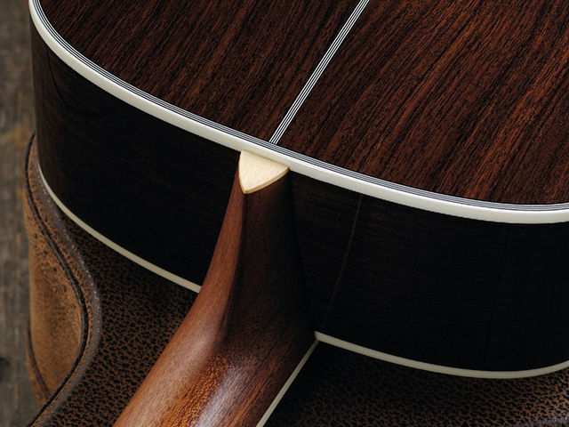Larson Bros Maurer Style 1-ES The Maurer features a parabolic back, but the effect is a subtle one.