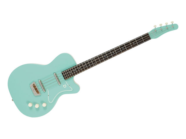 The compact scale length means that this is a manageable bass for just about anybody.