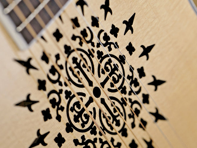 SF-55CE Sandi Thom The unique soundhole is the guitar's most eyecatching feature.