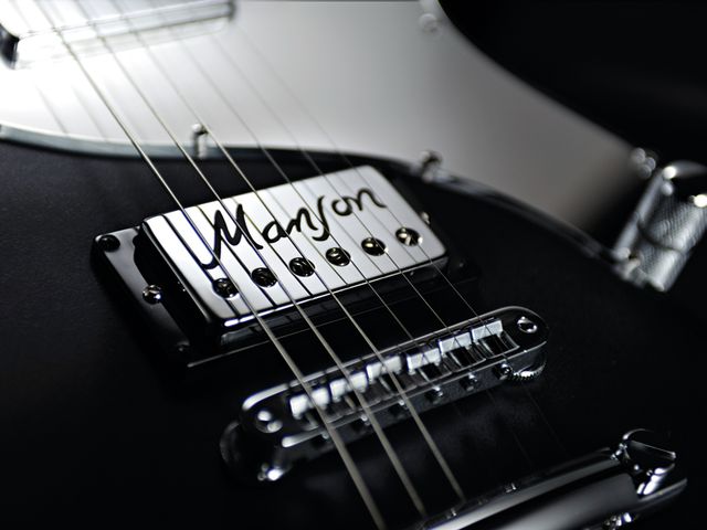 Manson MA-2 The MA-a uses the Manson/Bare Knuckle MBK-2 humbucker at the bridge,