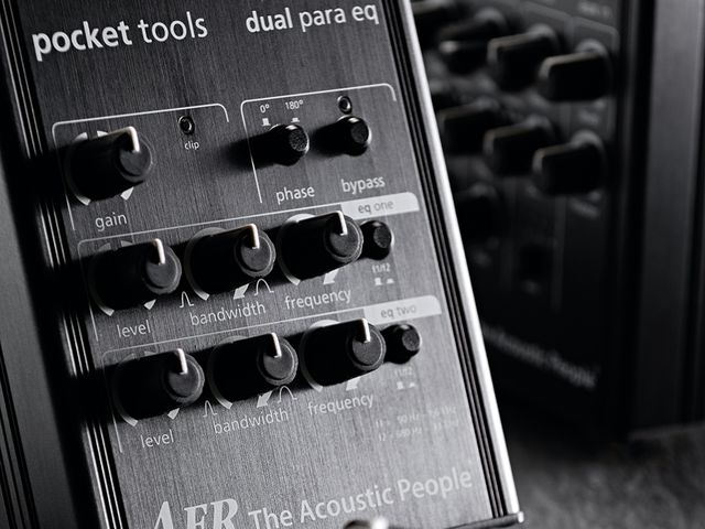AER Pocket Tools Dual Para EQ The rubber-coated knobs are very road-ready.