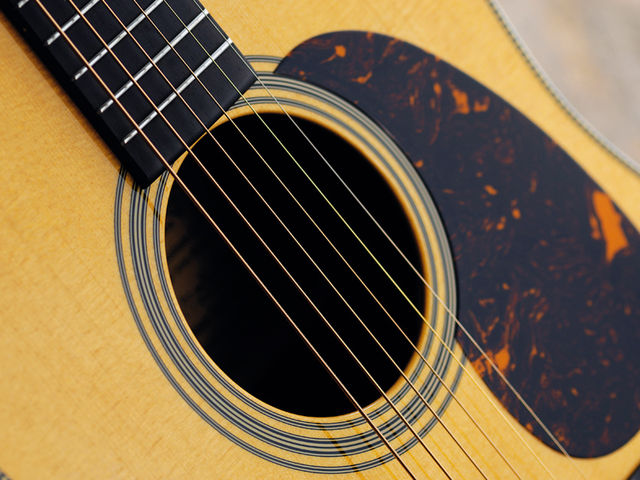 Martin Westside Custom Edition Style X The Style X delivers classic pre-way aesthetics.
