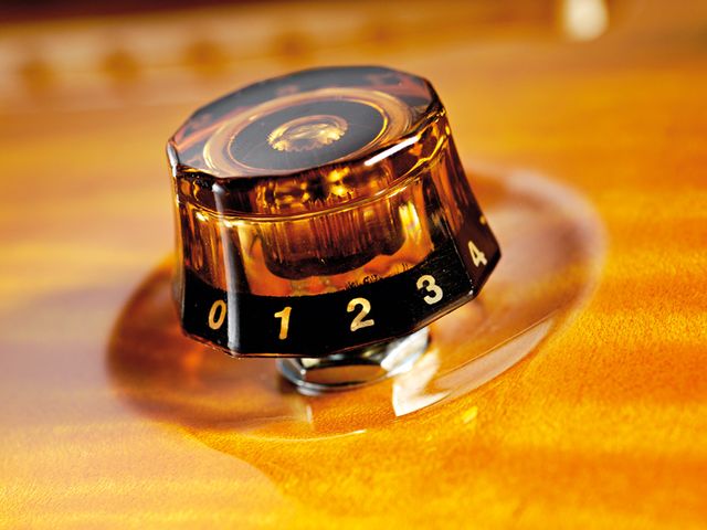 PRS Studio The controls offer plenty of versatility.