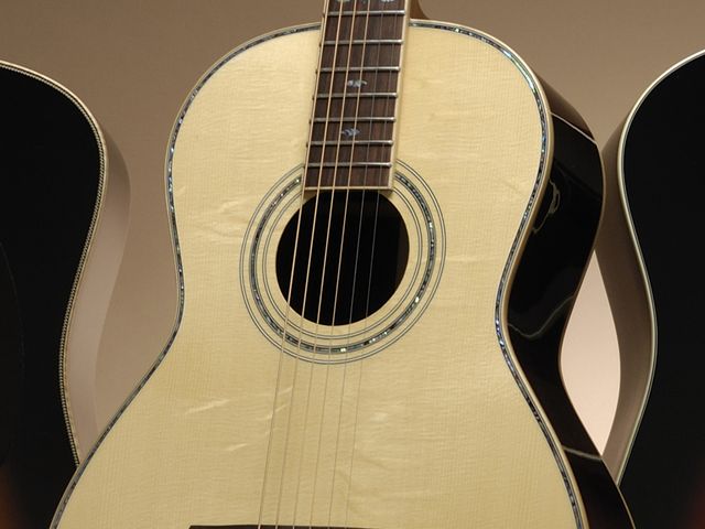 Vintage V1800N Despite its small size, the V1800N offers a wealth of versatility.