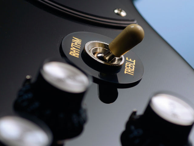 Gibson 50th Anniversary SG Standard 24 The hardware is of very high quality.