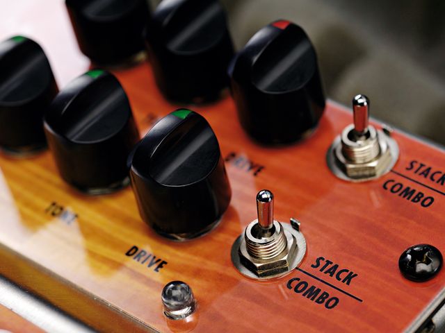 Rivera Double Shaman The Double Shaman offers you blues and '80s rock tones in one box.