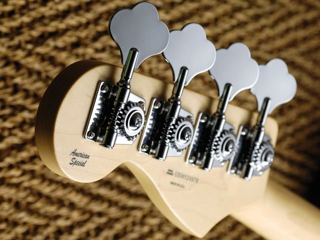 Open-gear 'shamrock' tuners feature on the traditional Jazz bass.