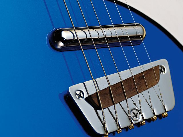 Danelectro Wild Thing The Wild Thing boasts a pair of Dano Lipstick pickups.