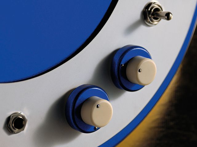 Danelectro Wild Thing Each pickup has its own dual-concentric volume and tone knob.