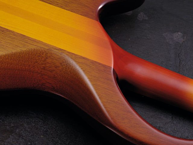Manson John Paul Jones Signature E-Bass The bass's fine lines are distinctive and ergonomic.