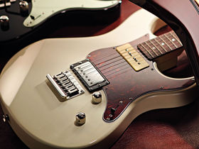 La sélection de Noël pour guitaristes et bassistes